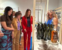 Foi na inauguración do mercado “Artesanamente”, que se celebra ata o domingo con expositores de medio cento de marcas, exhibicións ao vivo, e numerosas actividades paralelas.